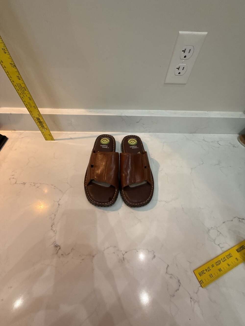 Vintage Earth Shoe Brown Leather Slide Sandals size 7